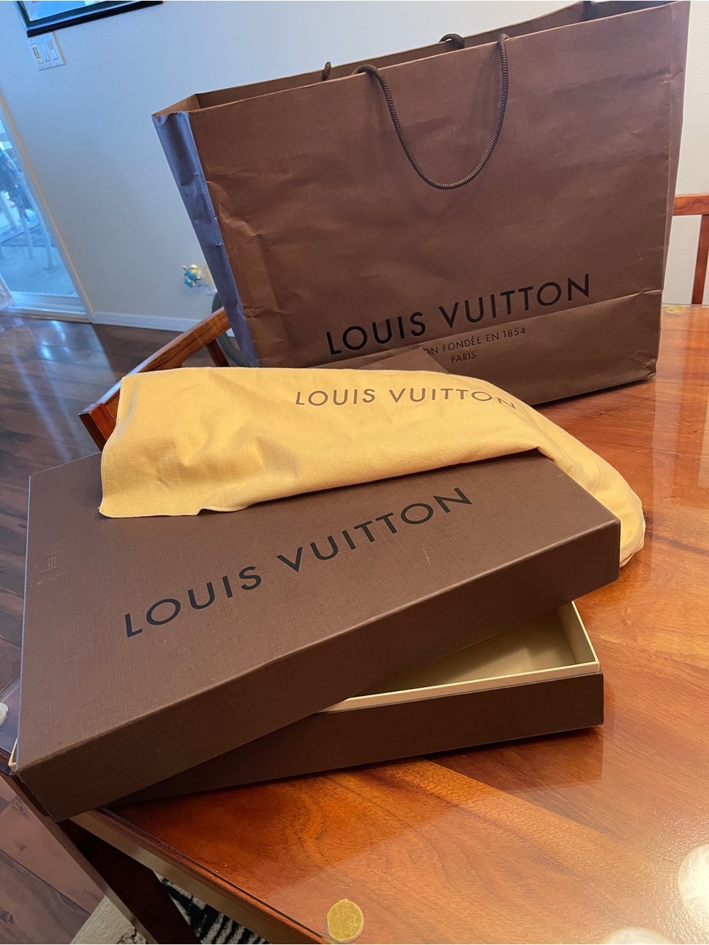 Louis Vuitton Delightful MM Monogram Canvas Duffel with Light Natural Trim - Picture 12 of 12